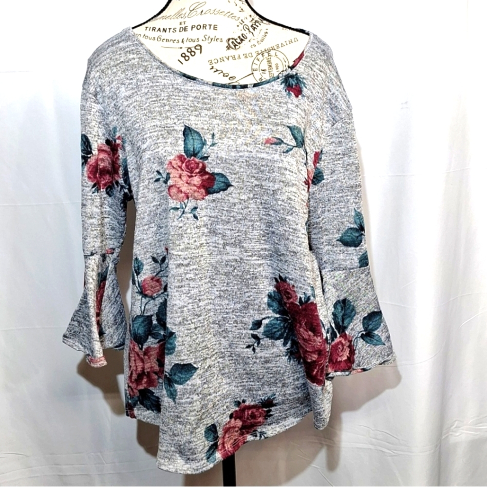 Olivia Blu top size Large. - Picture 1 of 6